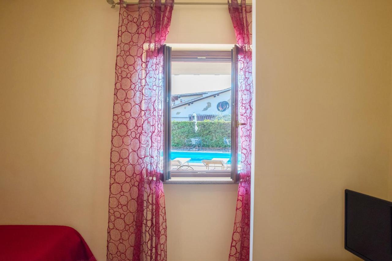 L'Infinito Bed & Breakfast Carbognano Bagian luar foto