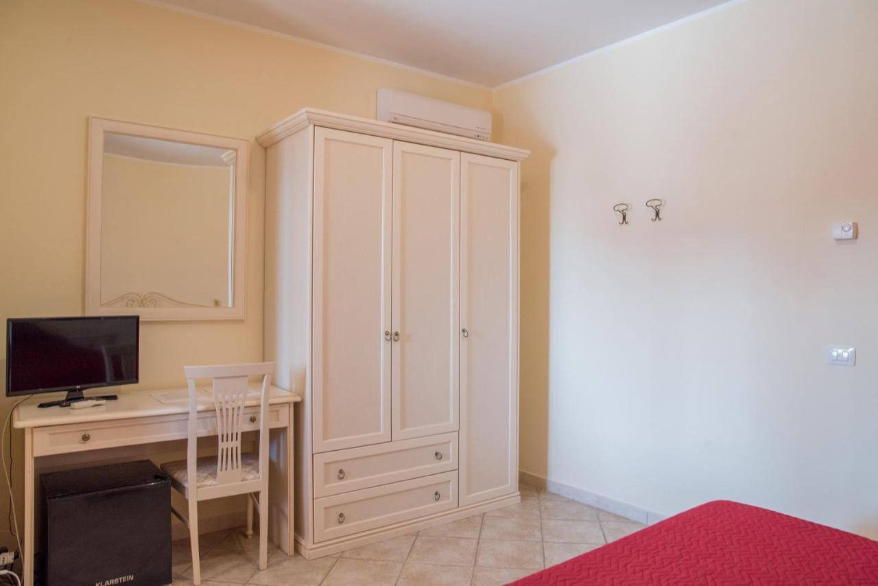 L'Infinito Bed & Breakfast Carbognano Bagian luar foto