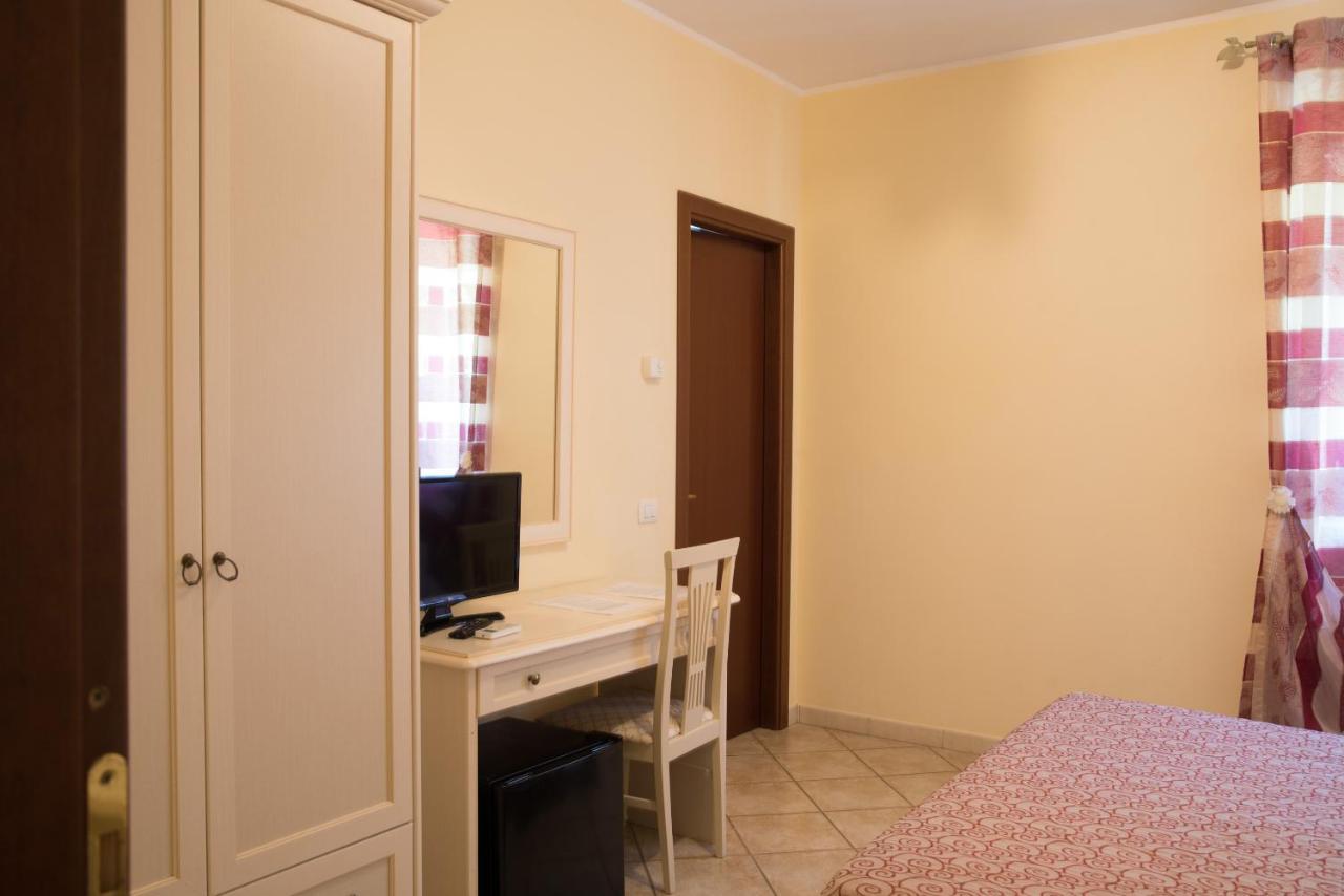 L'Infinito Bed & Breakfast Carbognano Bagian luar foto