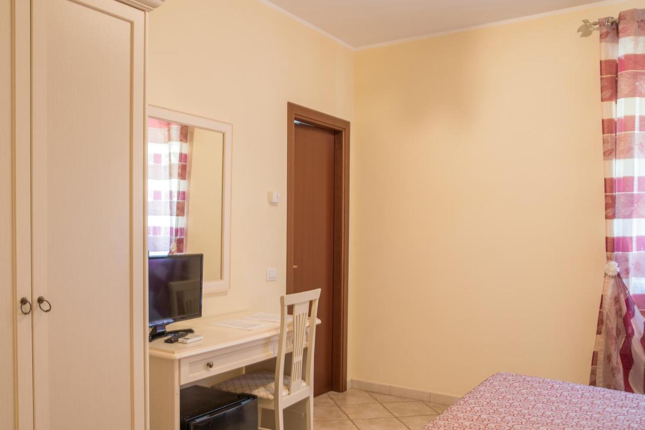 L'Infinito Bed & Breakfast Carbognano Bagian luar foto