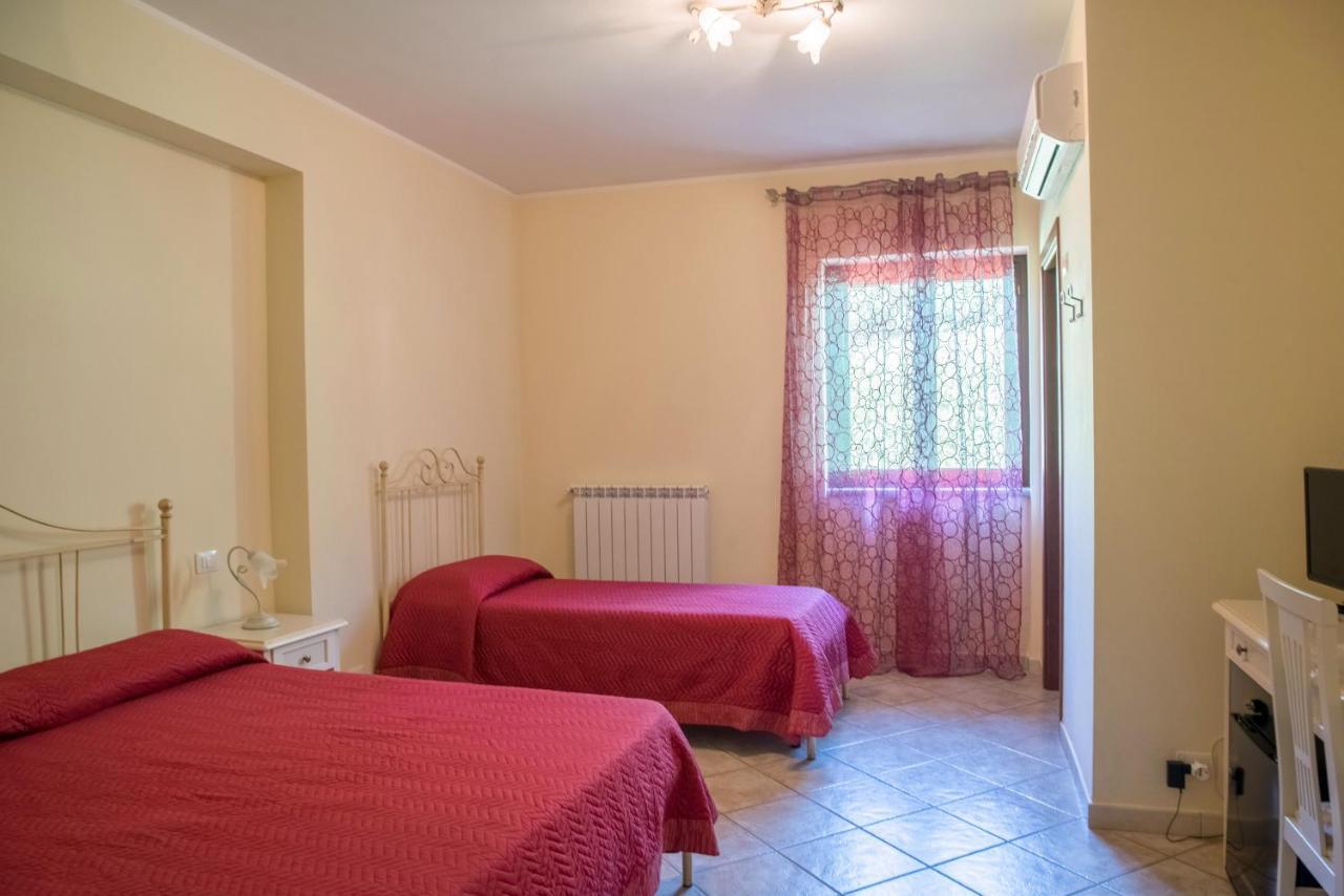 L'Infinito Bed & Breakfast Carbognano Bagian luar foto