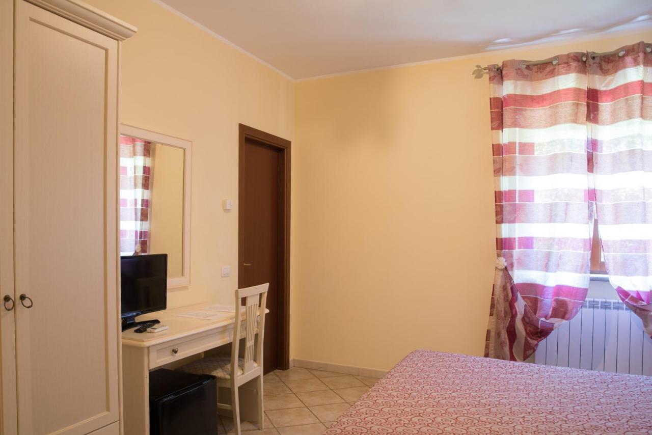 L'Infinito Bed & Breakfast Carbognano Bagian luar foto