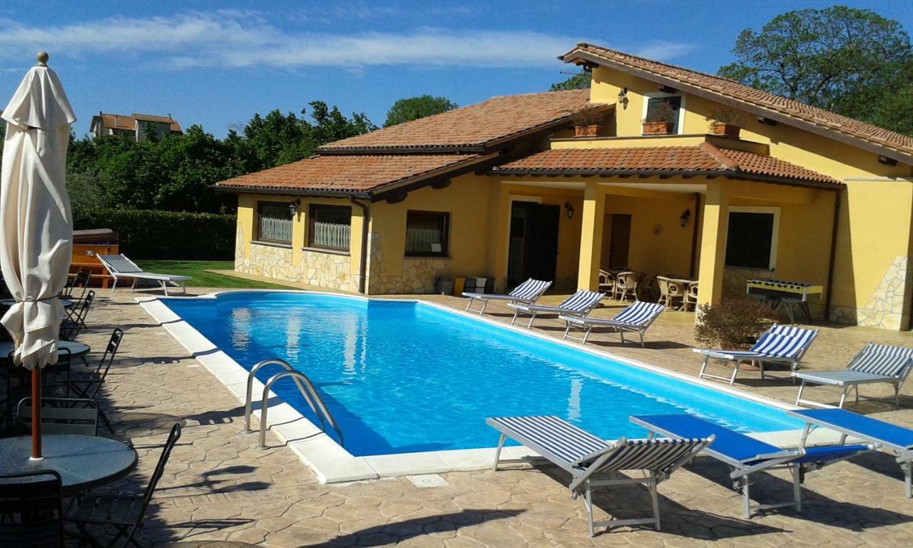L'Infinito Bed & Breakfast Carbognano Bagian luar foto