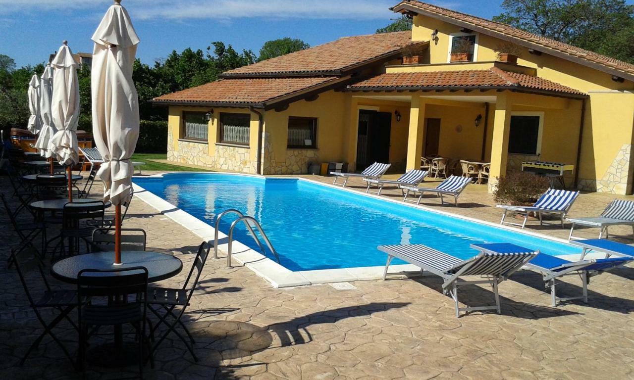 L'Infinito Bed & Breakfast Carbognano Bagian luar foto